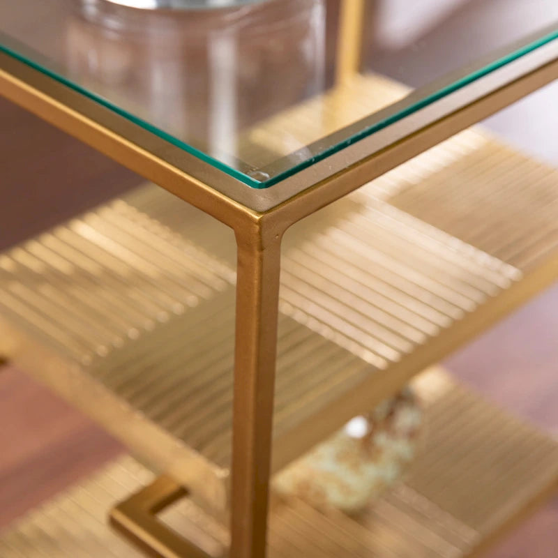Table d'appoint Pantello avec étagères et plateau en verre, laiton